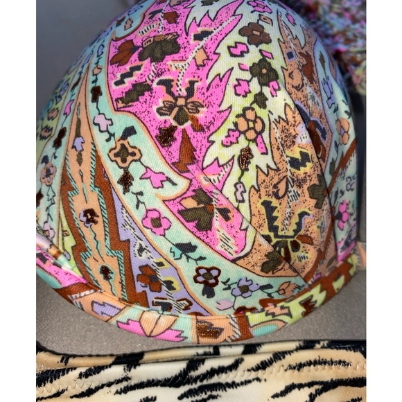 Victoria’s Secret Fabulous Crochet Macramé Bikini top 34C - Picture 10 of 12